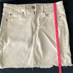 American Eagle size 2 white mini skirt